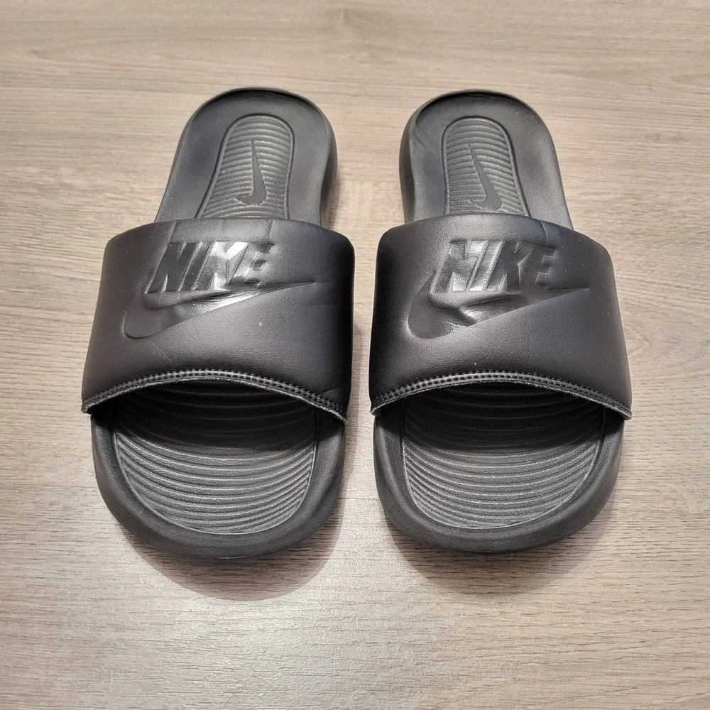 Nike Victori One Men Black Slide Sandals‎ Triple Black Sport Cushioned size 8